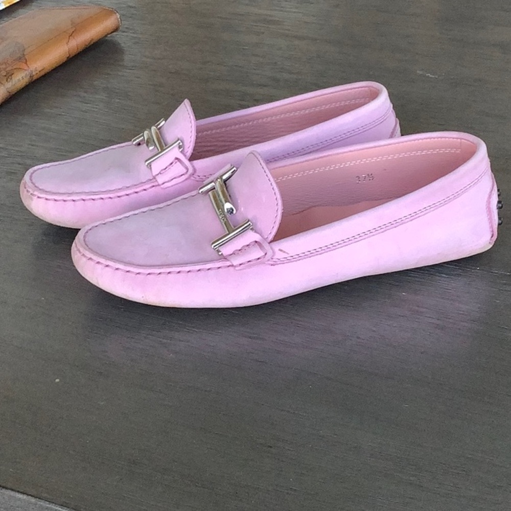 Tod’s pink driving loafers.